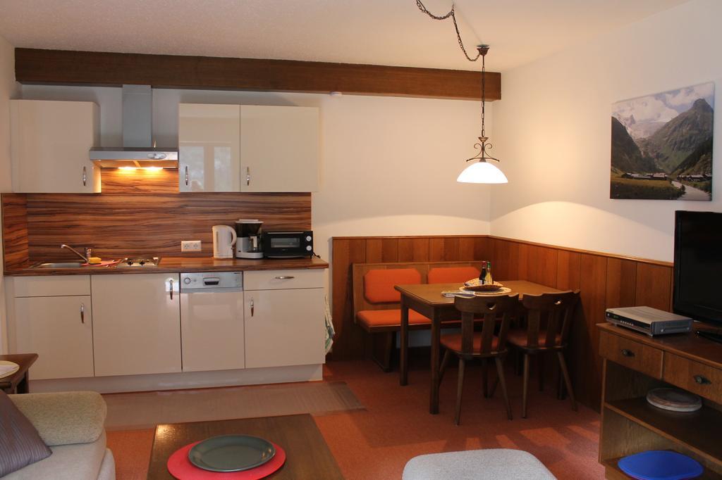 Apphaus Sonne Apartment Heiligenblut Room photo